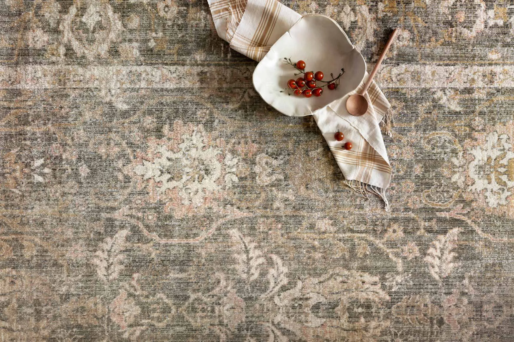 Chris Loves Julia x Loloi - Rosemarie Collection - Traditional Power Loomed Rug in Sage & Blush (ROE-01)