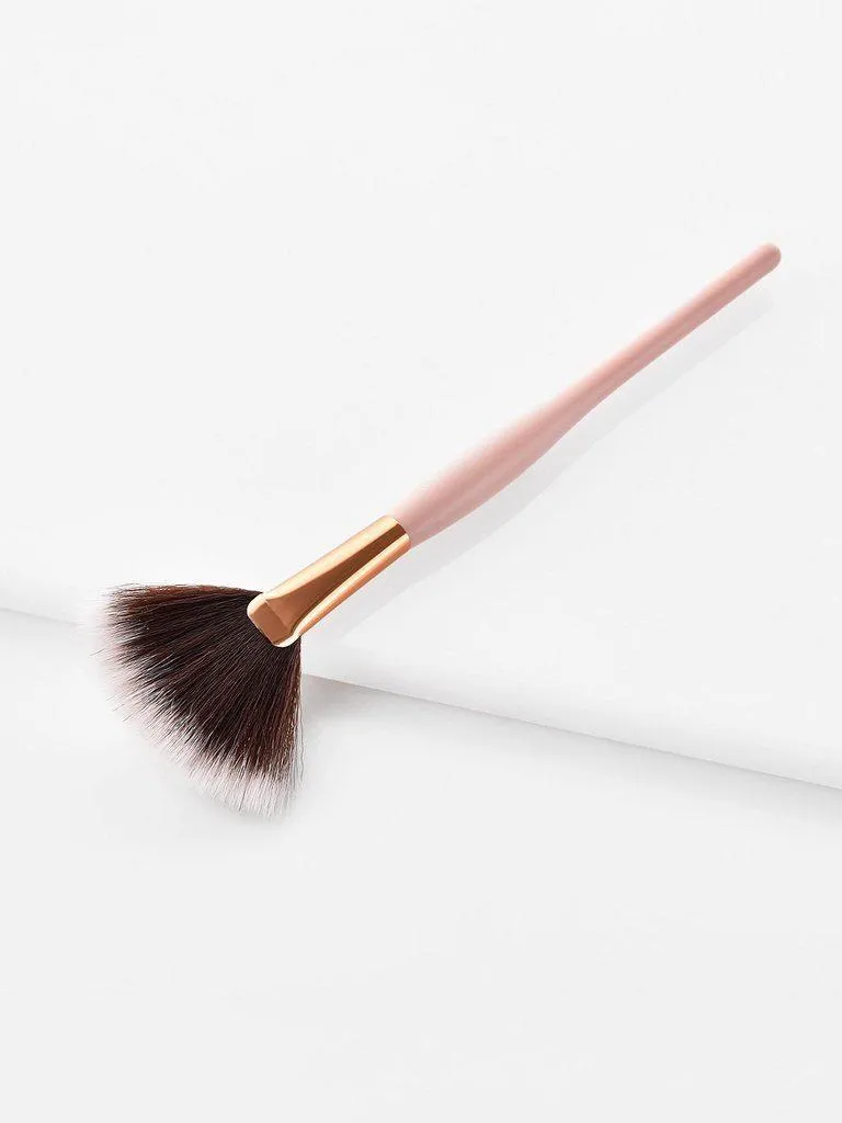 Fan Makeup Brush